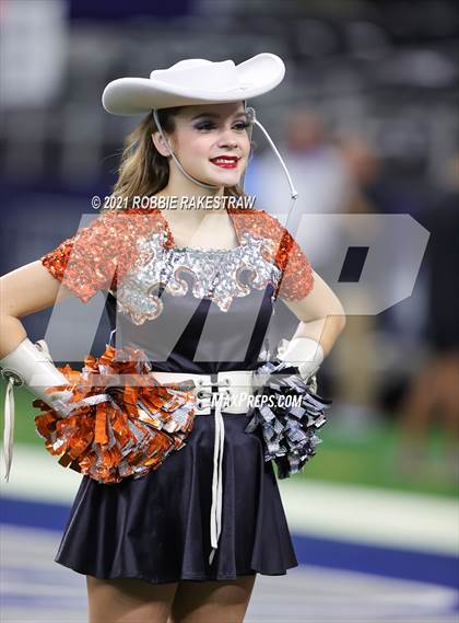 Thumbnail 3 in China Spring vs. Gilmer (UIL Football 4A D2 Finals) photogallery.