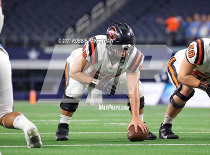 Thumbnail 2 in China Spring vs. Gilmer (UIL Football 4A D2 Finals) photogallery.
