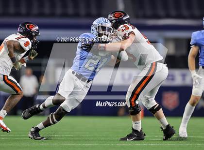 Thumbnail 2 in China Spring vs. Gilmer (UIL Football 4A D2 Finals) photogallery.
