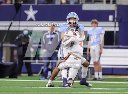 Thumbnail 2 in China Spring vs. Gilmer (UIL Football 4A D2 Finals) photogallery.