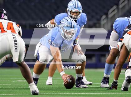 Thumbnail 1 in China Spring vs. Gilmer (UIL Football 4A D2 Finals) photogallery.