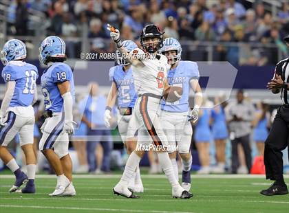 Thumbnail 2 in China Spring vs. Gilmer (UIL Football 4A D2 Finals) photogallery.