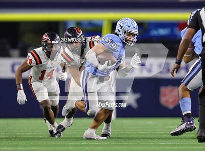 Thumbnail 2 in China Spring vs. Gilmer (UIL Football 4A D2 Finals) photogallery.