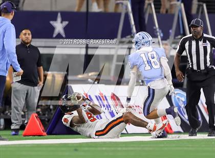 Thumbnail 3 in China Spring vs. Gilmer (UIL Football 4A D2 Finals) photogallery.