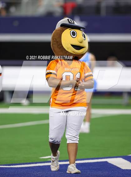 Thumbnail 1 in China Spring vs. Gilmer (UIL Football 4A D2 Finals) photogallery.