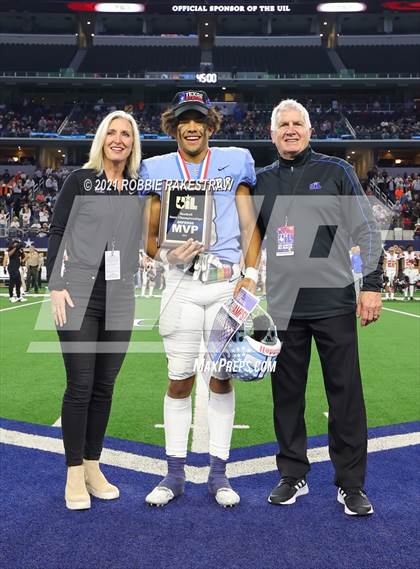 Thumbnail 2 in China Spring vs. Gilmer (UIL Football 4A D2 Finals) photogallery.