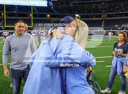 Thumbnail 2 in China Spring vs. Gilmer (UIL Football 4A D2 Finals) photogallery.