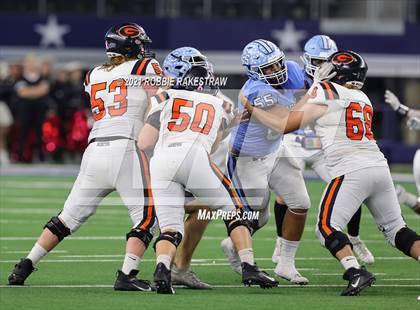 Thumbnail 2 in China Spring vs. Gilmer (UIL Football 4A D2 Finals) photogallery.