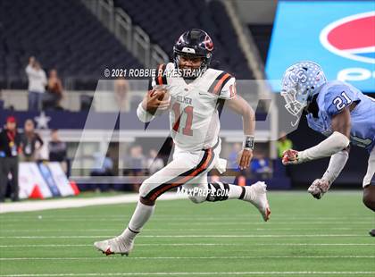 Thumbnail 1 in China Spring vs. Gilmer (UIL Football 4A D2 Finals) photogallery.