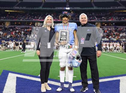 Thumbnail 1 in China Spring vs. Gilmer (UIL Football 4A D2 Finals) photogallery.