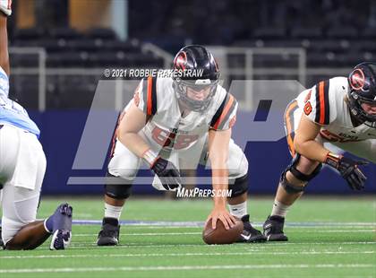 Thumbnail 1 in China Spring vs. Gilmer (UIL Football 4A D2 Finals) photogallery.