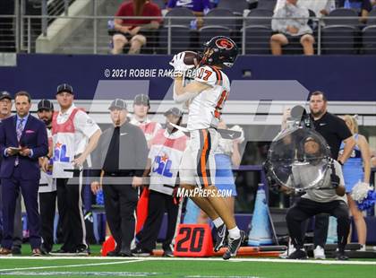 Thumbnail 3 in China Spring vs. Gilmer (UIL Football 4A D2 Finals) photogallery.