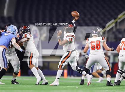 Thumbnail 3 in China Spring vs. Gilmer (UIL Football 4A D2 Finals) photogallery.