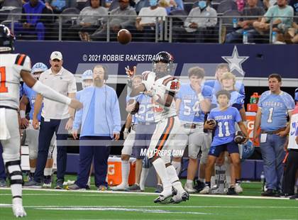 Thumbnail 1 in China Spring vs. Gilmer (UIL Football 4A D2 Finals) photogallery.