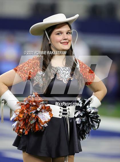Thumbnail 2 in China Spring vs. Gilmer (UIL Football 4A D2 Finals) photogallery.