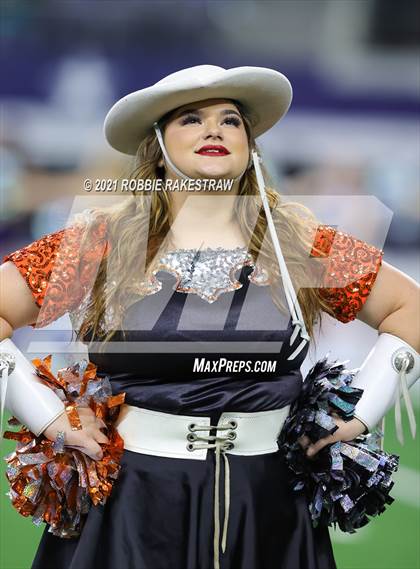 Thumbnail 2 in China Spring vs. Gilmer (UIL Football 4A D2 Finals) photogallery.