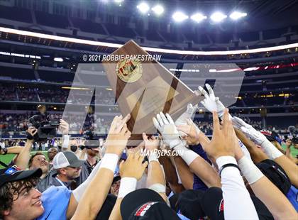 Thumbnail 3 in China Spring vs. Gilmer (UIL Football 4A D2 Finals) photogallery.