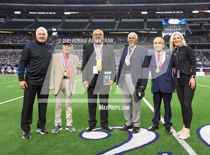Thumbnail 3 in China Spring vs. Gilmer (UIL Football 4A D2 Finals) photogallery.