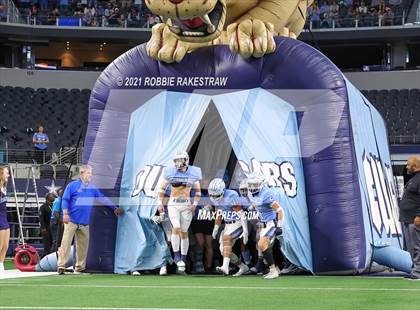 Thumbnail 2 in China Spring vs. Gilmer (UIL Football 4A D2 Finals) photogallery.