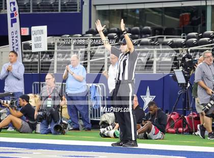 Thumbnail 2 in China Spring vs. Gilmer (UIL Football 4A D2 Finals) photogallery.