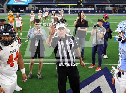 Thumbnail 2 in China Spring vs. Gilmer (UIL Football 4A D2 Finals) photogallery.