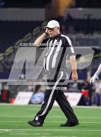 Thumbnail 3 in China Spring vs. Gilmer (UIL Football 4A D2 Finals) photogallery.