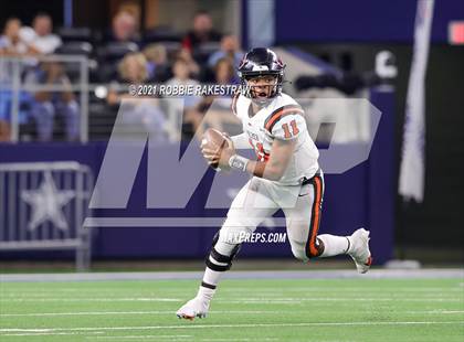 Thumbnail 2 in China Spring vs. Gilmer (UIL Football 4A D2 Finals) photogallery.