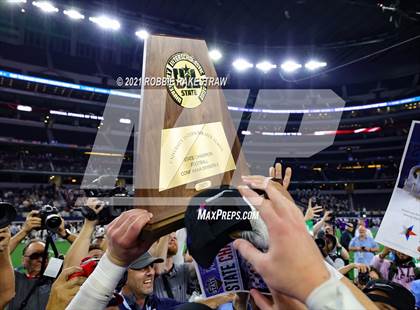 Thumbnail 1 in China Spring vs. Gilmer (UIL Football 4A D2 Finals) photogallery.