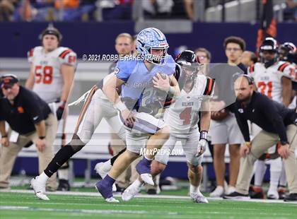 Thumbnail 2 in China Spring vs. Gilmer (UIL Football 4A D2 Finals) photogallery.