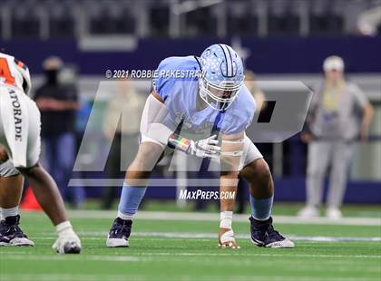 Thumbnail 2 in China Spring vs. Gilmer (UIL Football 4A D2 Finals) photogallery.