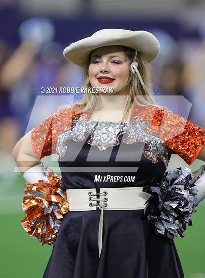 Thumbnail 1 in China Spring vs. Gilmer (UIL Football 4A D2 Finals) photogallery.