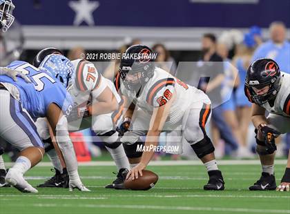 Thumbnail 2 in China Spring vs. Gilmer (UIL Football 4A D2 Finals) photogallery.