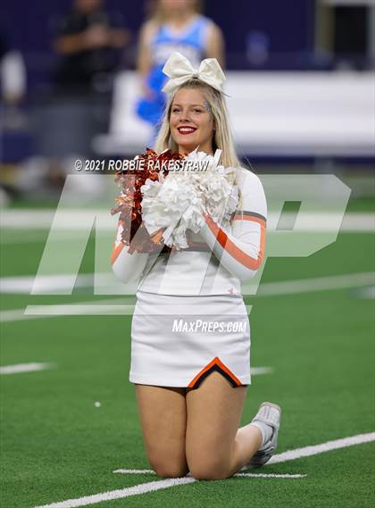 Thumbnail 2 in China Spring vs. Gilmer (UIL Football 4A D2 Finals) photogallery.