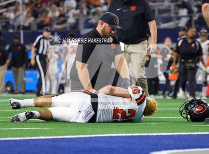Thumbnail 1 in China Spring vs. Gilmer (UIL Football 4A D2 Finals) photogallery.