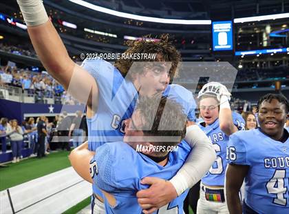 Thumbnail 2 in China Spring vs. Gilmer (UIL Football 4A D2 Finals) photogallery.