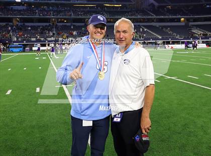 Thumbnail 3 in China Spring vs. Gilmer (UIL Football 4A D2 Finals) photogallery.