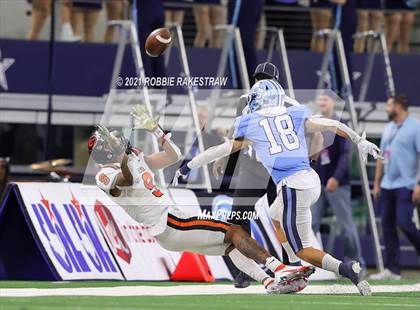 Thumbnail 1 in China Spring vs. Gilmer (UIL Football 4A D2 Finals) photogallery.