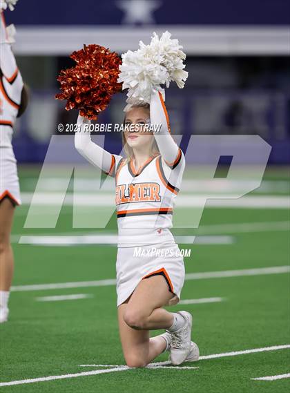 Thumbnail 1 in China Spring vs. Gilmer (UIL Football 4A D2 Finals) photogallery.