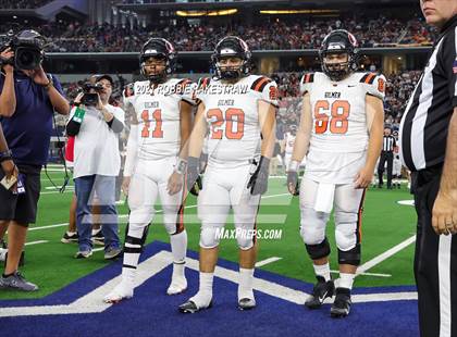 Thumbnail 1 in China Spring vs. Gilmer (UIL Football 4A D2 Finals) photogallery.