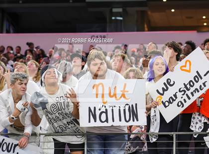 Thumbnail 1 in China Spring vs. Gilmer (UIL Football 4A D2 Finals) photogallery.