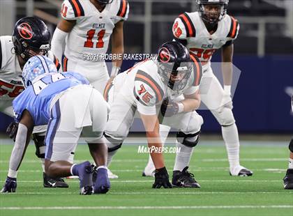 Thumbnail 3 in China Spring vs. Gilmer (UIL Football 4A D2 Finals) photogallery.