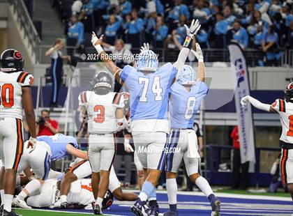 Thumbnail 3 in China Spring vs. Gilmer (UIL Football 4A D2 Finals) photogallery.