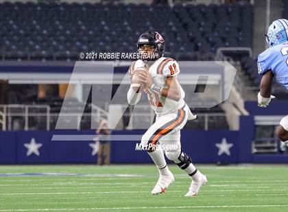 Thumbnail 2 in China Spring vs. Gilmer (UIL Football 4A D2 Finals) photogallery.