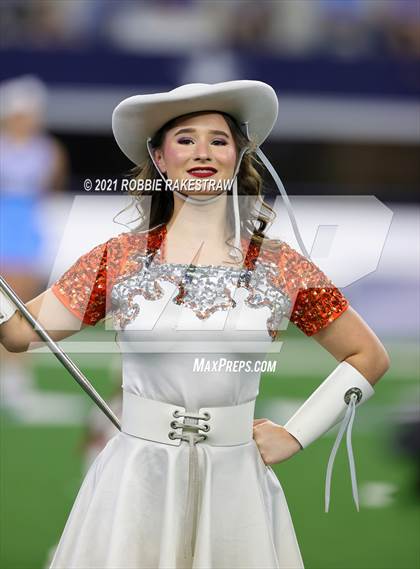 Thumbnail 1 in China Spring vs. Gilmer (UIL Football 4A D2 Finals) photogallery.