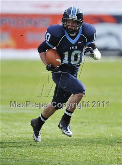 Thumbnail 1 in Pine Creek vs. Valor Christian (CHSAA State 4A Final) photogallery.