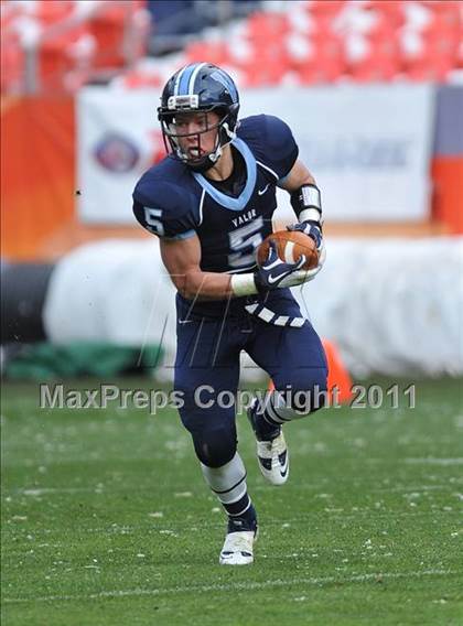 Thumbnail 3 in Pine Creek vs. Valor Christian (CHSAA State 4A Final) photogallery.
