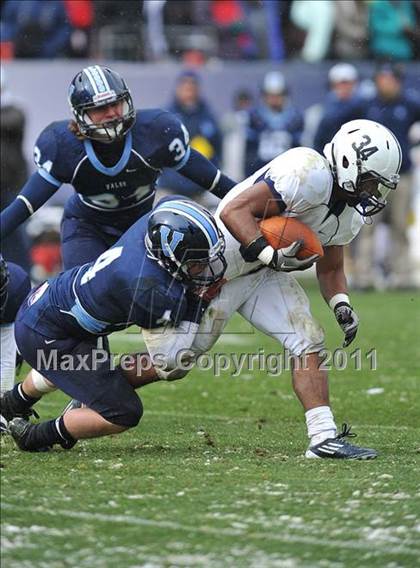 Thumbnail 3 in Pine Creek vs. Valor Christian (CHSAA State 4A Final) photogallery.