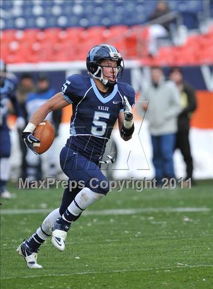 Thumbnail 1 in Pine Creek vs. Valor Christian (CHSAA State 4A Final) photogallery.