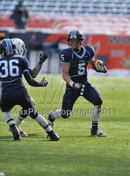 Thumbnail 3 in Pine Creek vs. Valor Christian (CHSAA State 4A Final) photogallery.