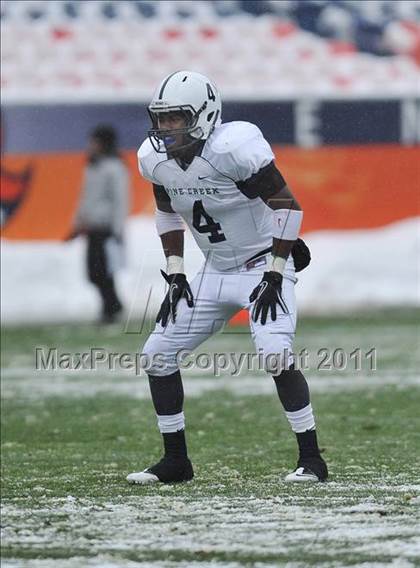 Thumbnail 3 in Pine Creek vs. Valor Christian (CHSAA State 4A Final) photogallery.